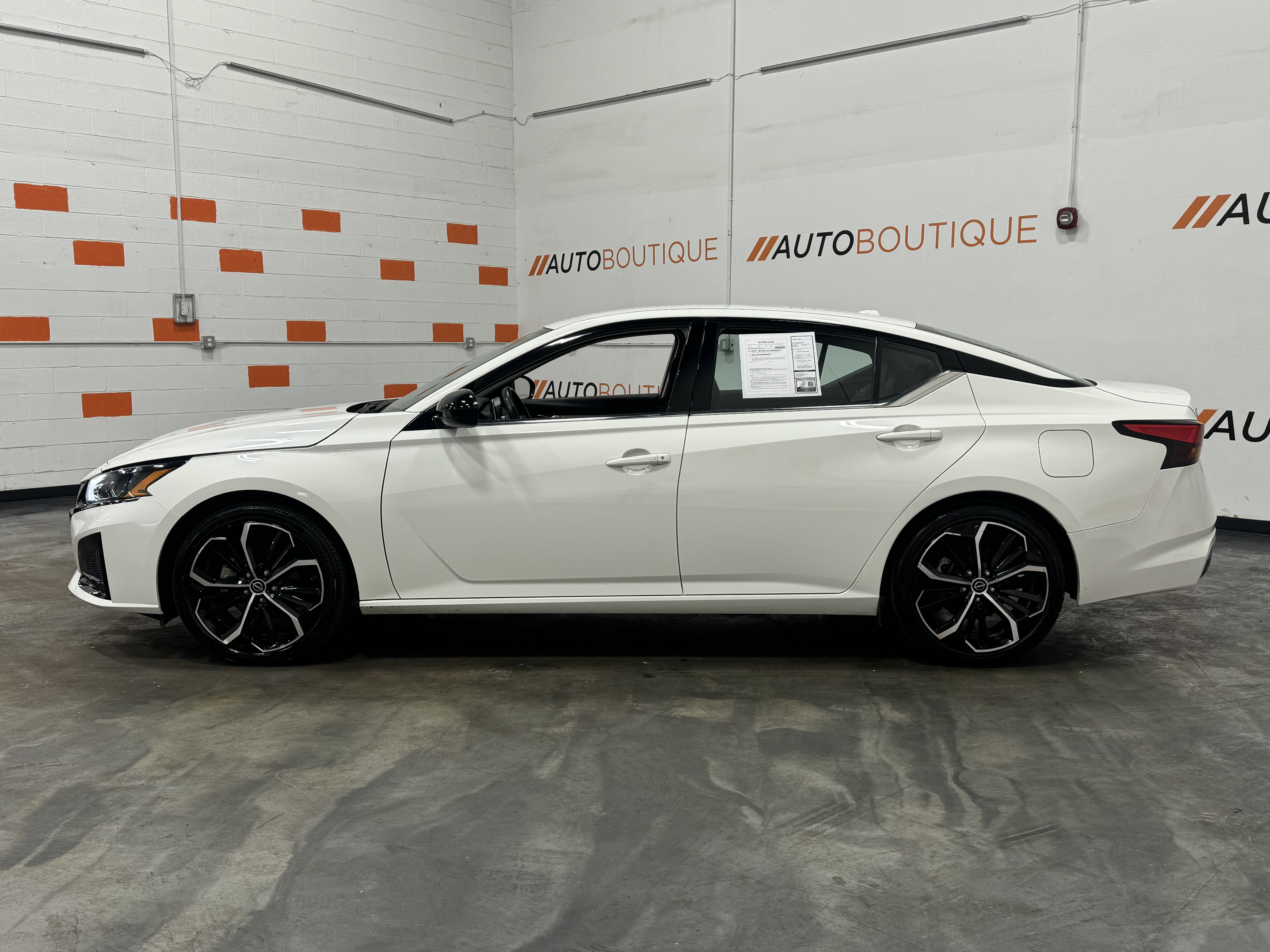 Used 2023 Nissan Altima 2.5 SR image 7
