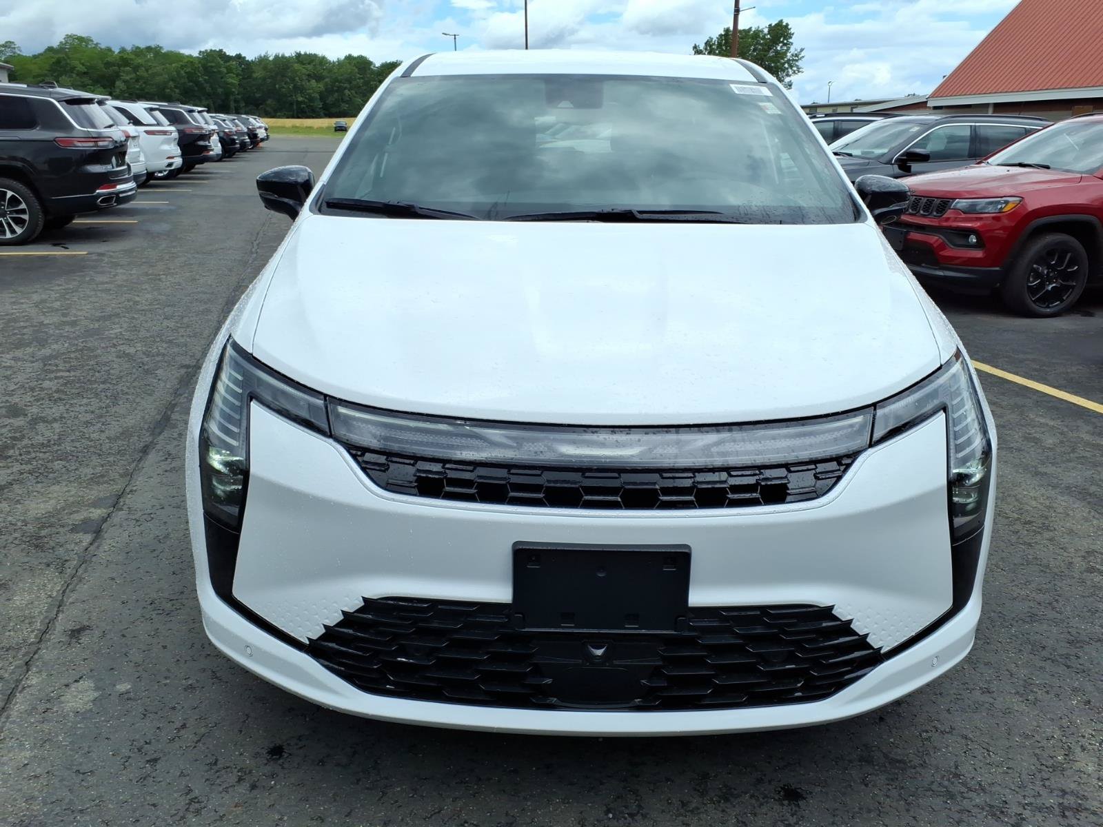 New 2027 Chrysler Pacifica Select AWD/4WD image 2