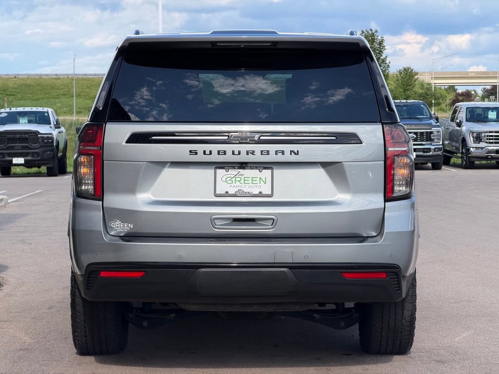 Used 2024 Chevrolet Suburban Z71 w/ Luxury Package AWD/4WD image 8