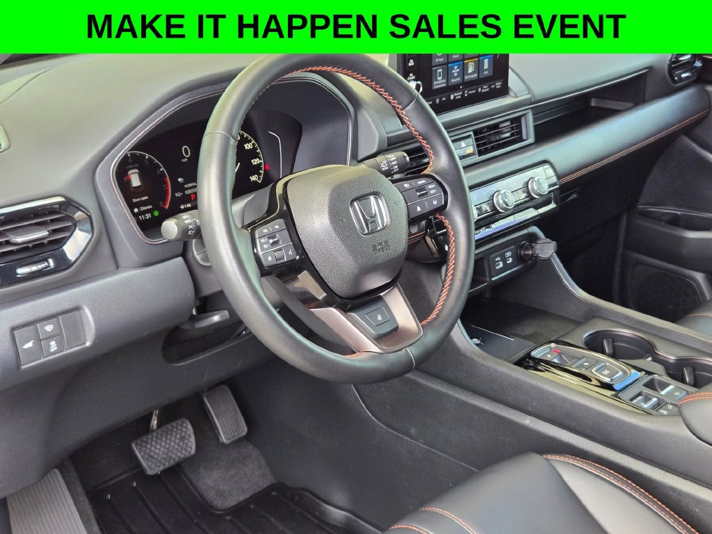 Used 2025 Honda Pilot TrailSport image 10