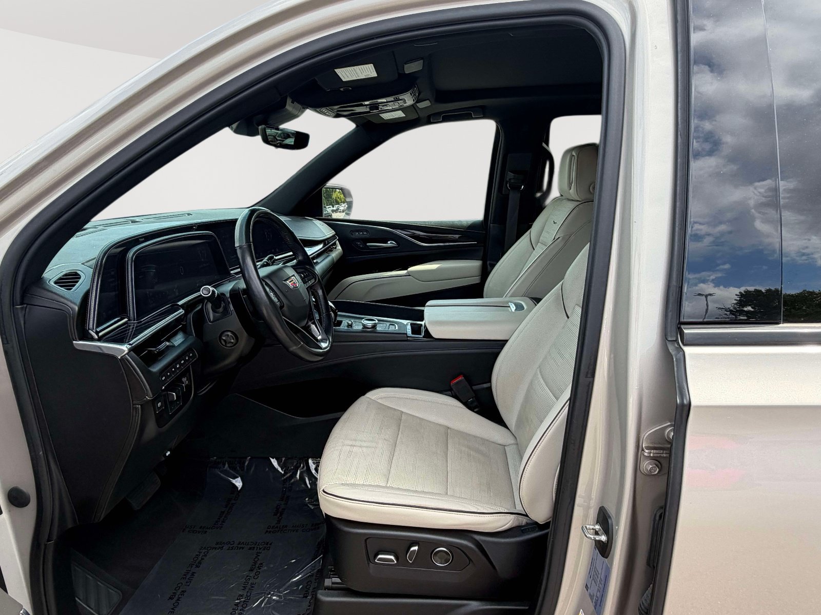 Used 2021 Cadillac Escalade Sport w/ Driver Assist Tech Package AWD/4WD image 22