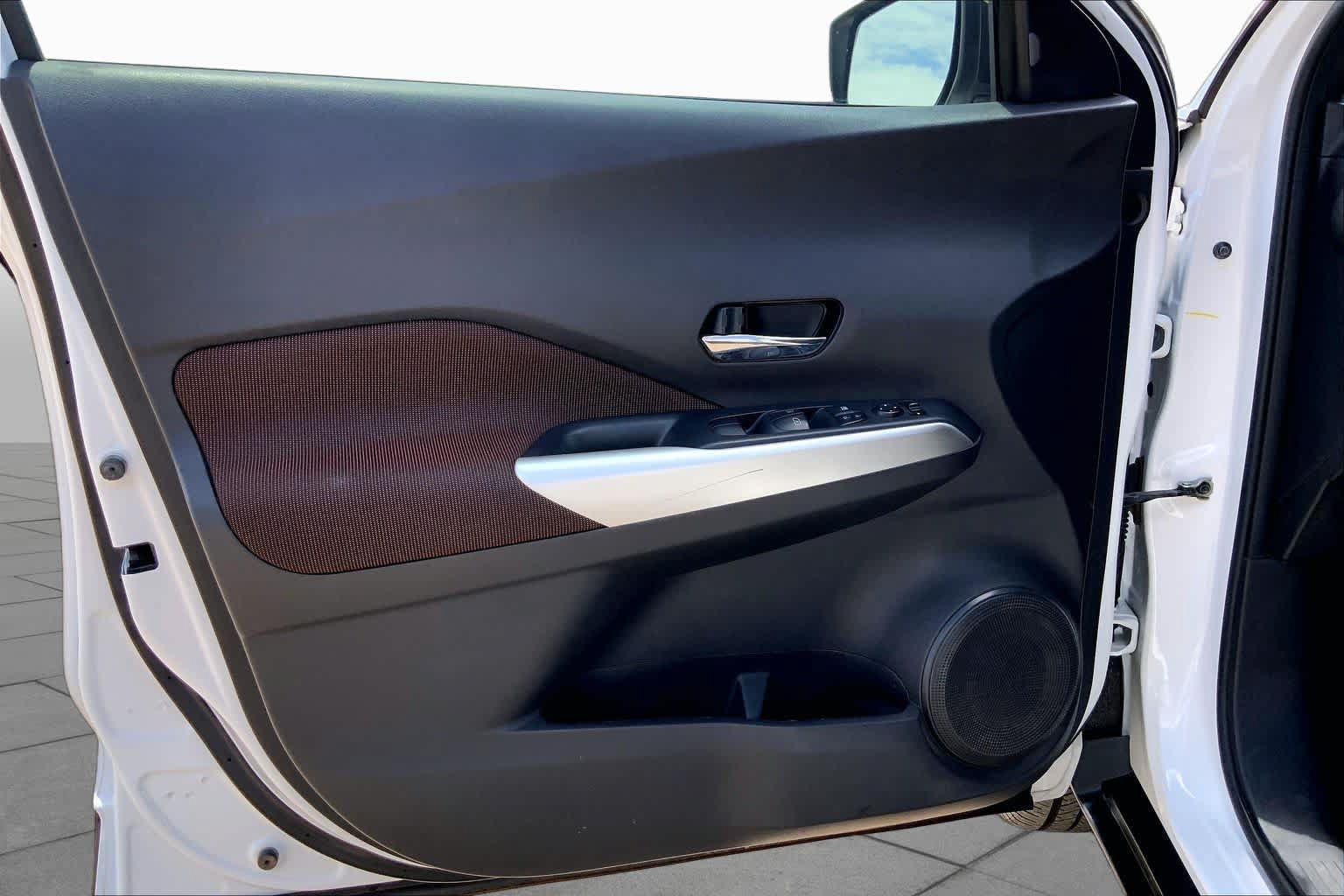 Used 2019 Nissan Kicks SR FWD image 22