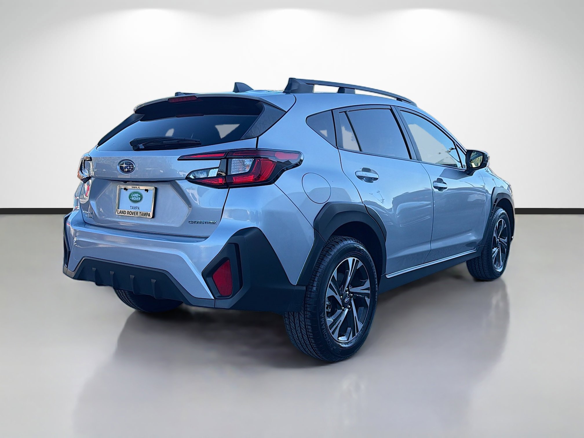 Used 2024 Subaru Crosstrek 2.0i Premium image 5
