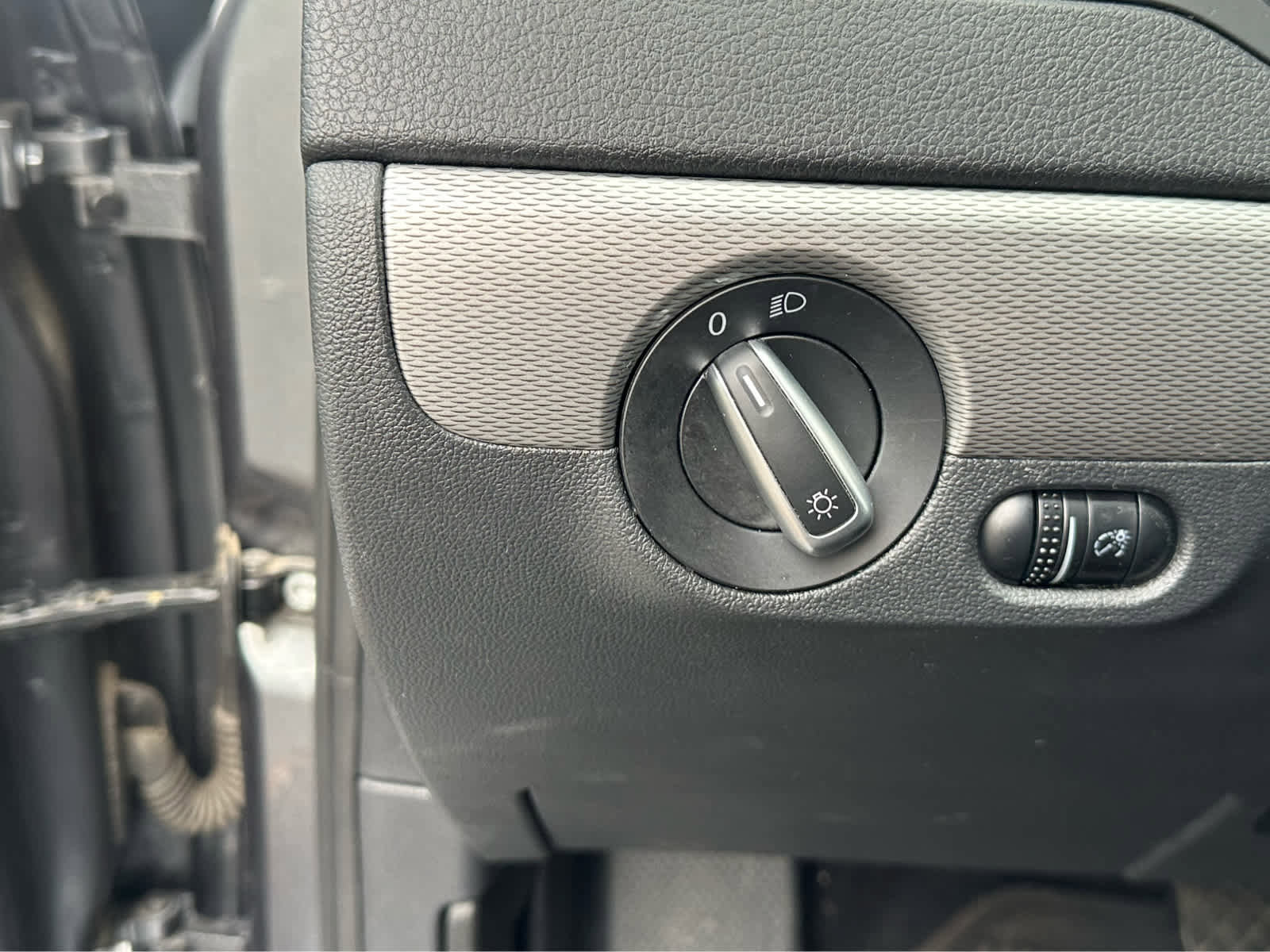 Used 2017 Volkswagen Jetta SE FWD image 19