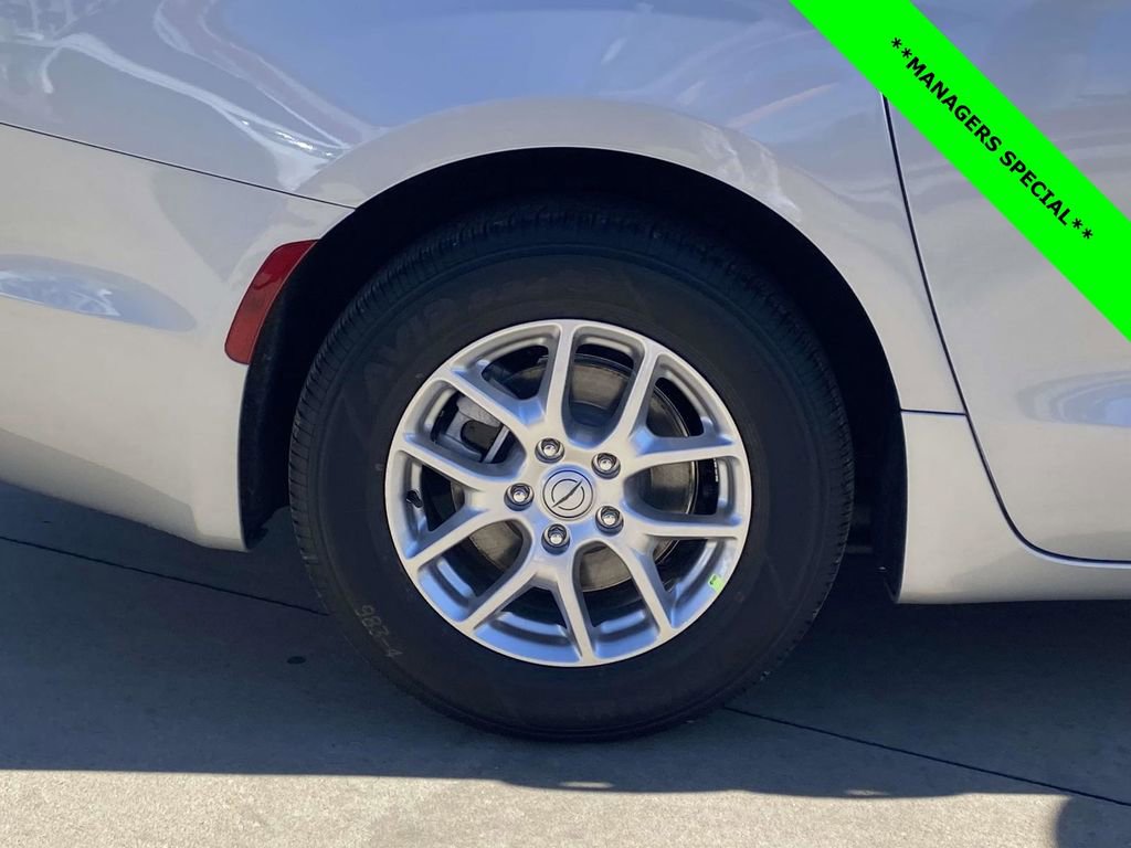 New 2026 Chrysler Pacifica Select image 33