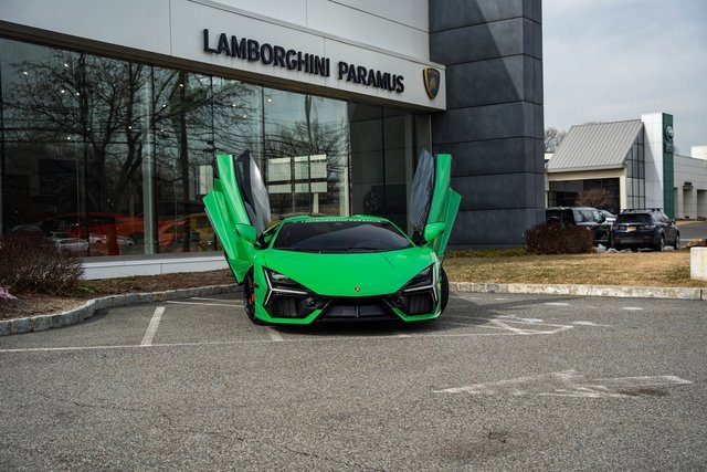 Used 2024 Lamborghini Revuelto image 24