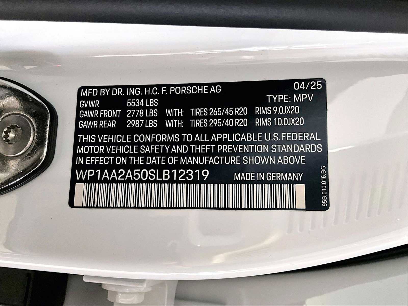 Used 2025 Porsche Macan image 35