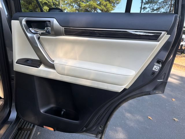 Used 2020 Lexus GX 460 Premium w/ Premium Package AWD/4WD image 16