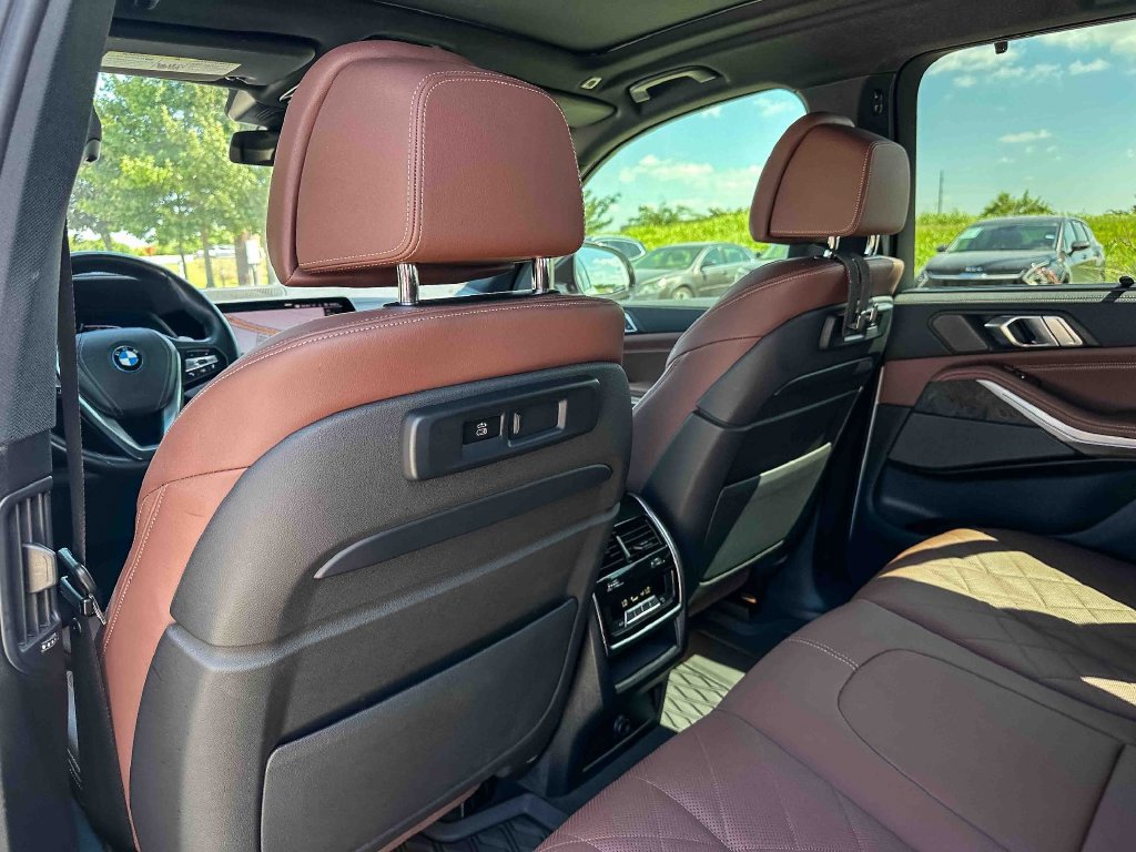 Used 2023 BMW X5 xDrive45e w/ Executive Package AWD/4WD image 18