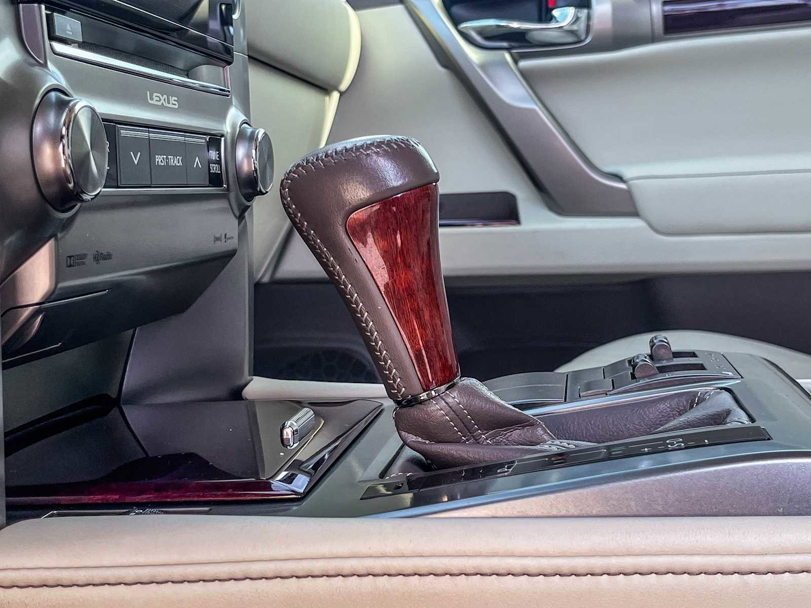 Used 2016 Lexus GX 460 w/ Premium Package image 22