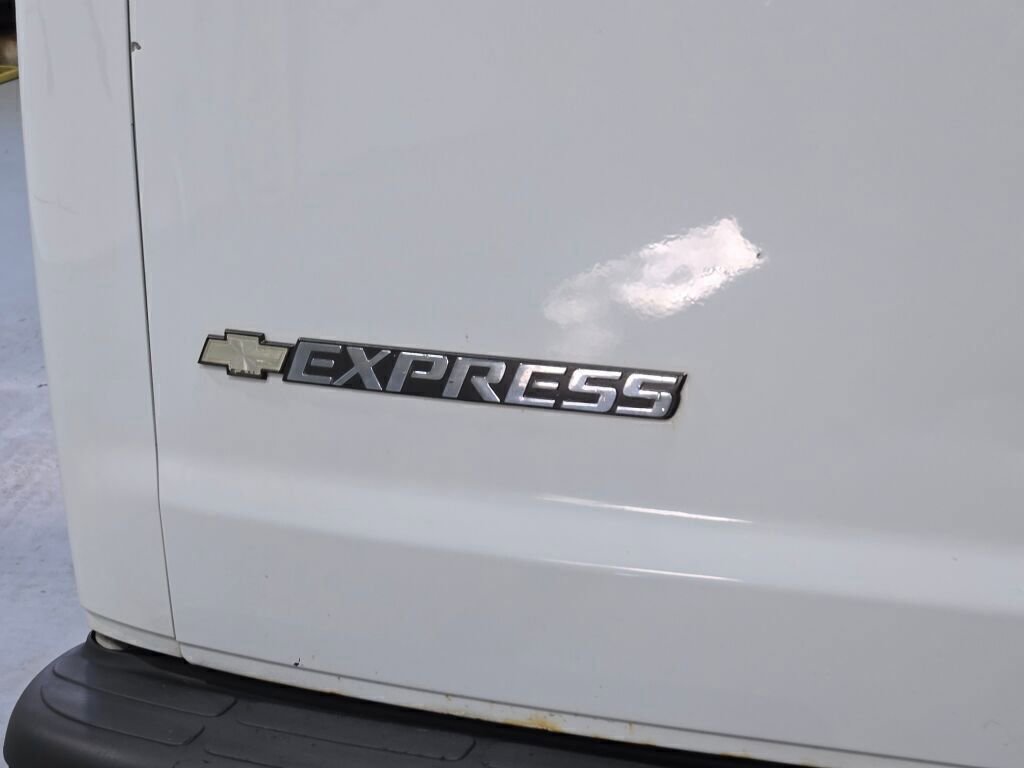 Used 2019 Chevrolet Express 3500 w/ Driver Convenience Package image 19