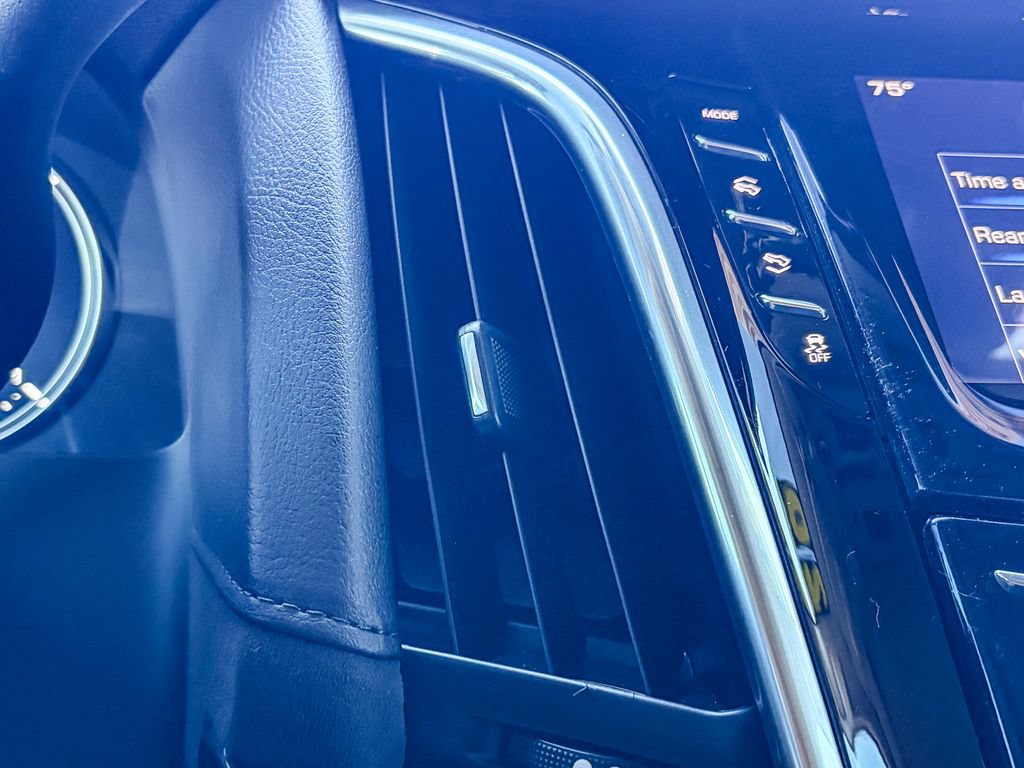 Certified 2020 Cadillac Escalade Luxury AWD/4WD image 21