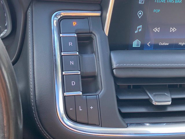 Used 2023 Chevrolet Suburban Z71 w/ Luxury Package AWD/4WD image 19