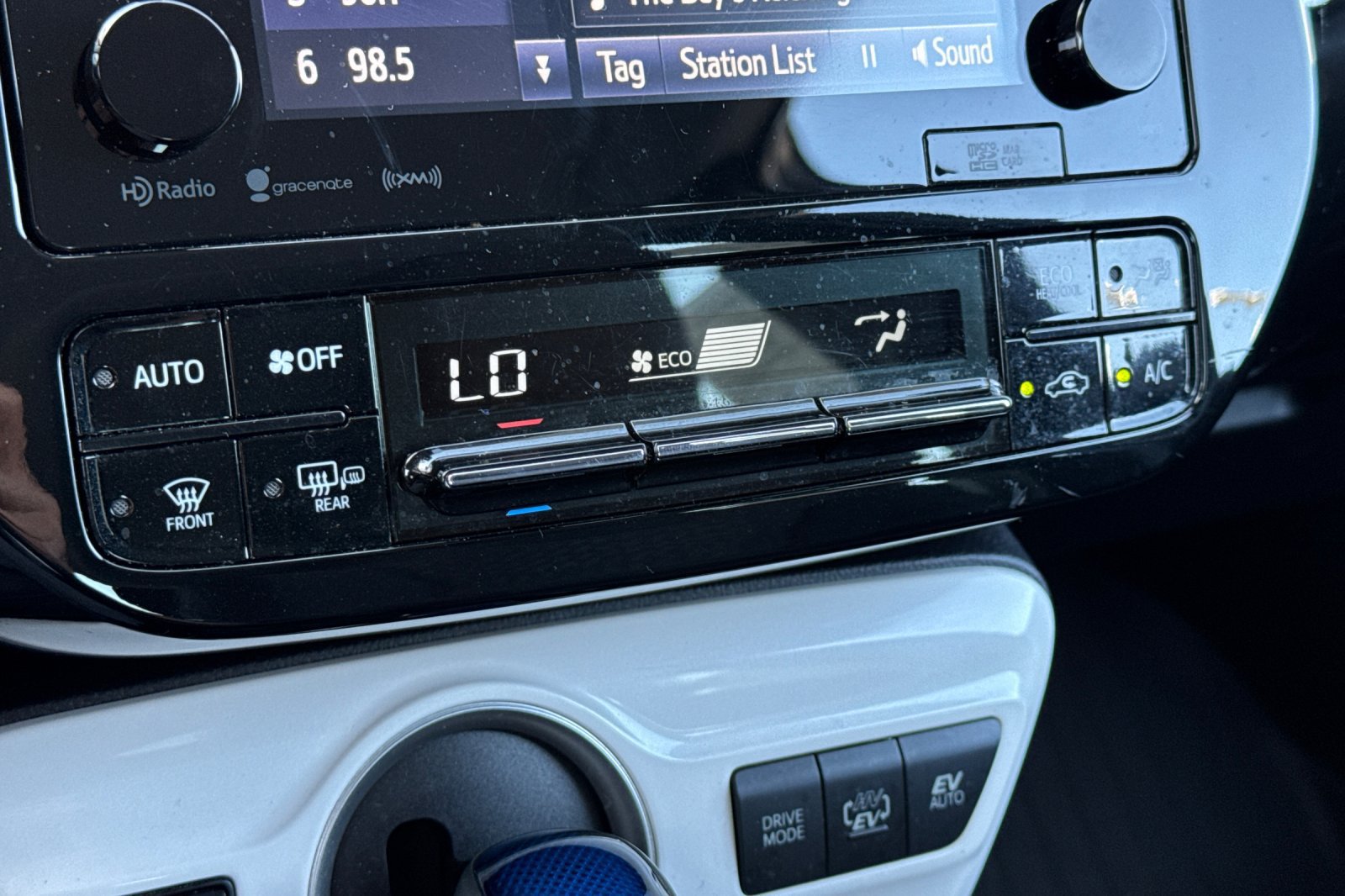Certified 2018 Toyota Prius Prime Plus FWD image 23