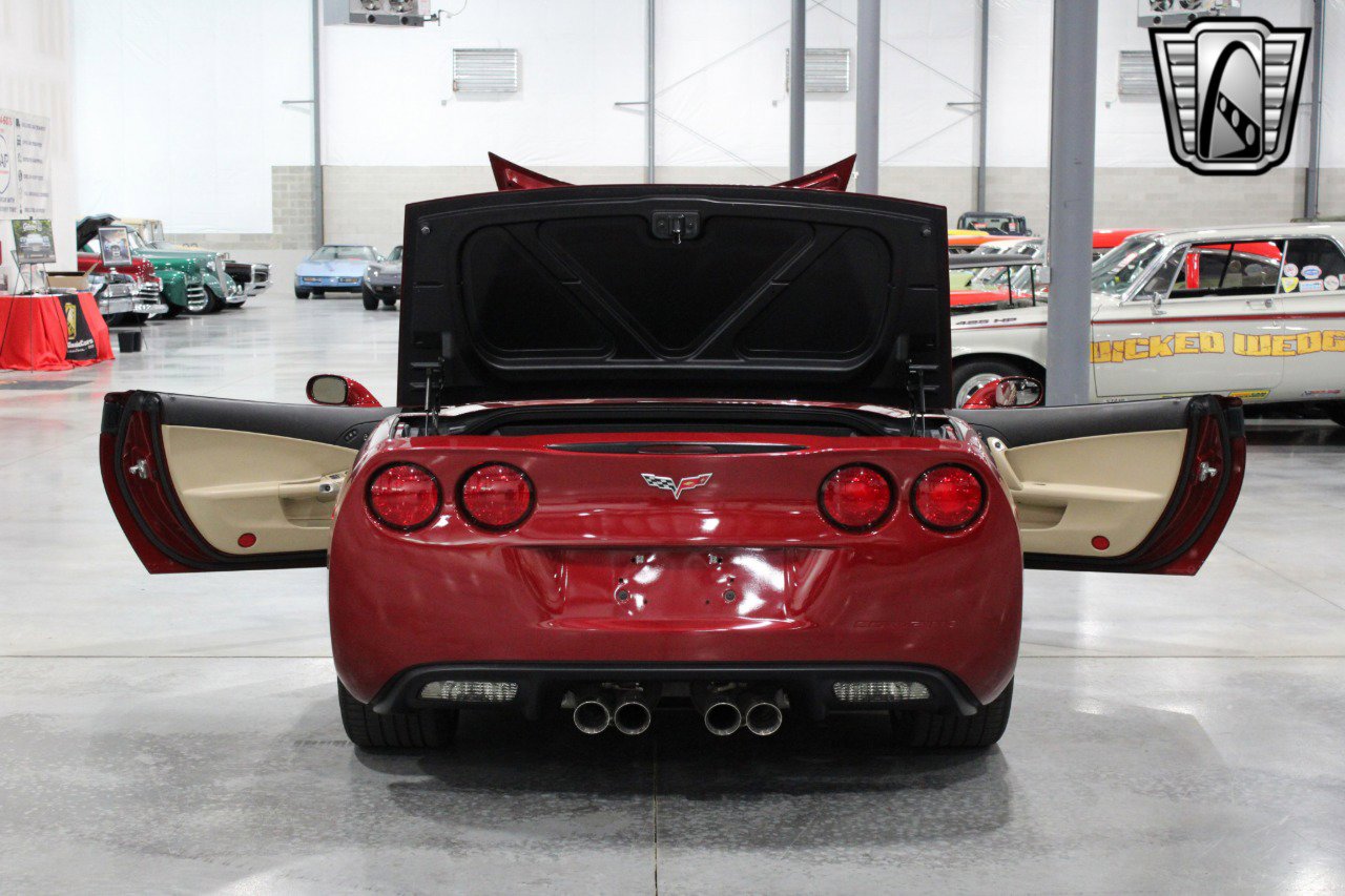 Used 2008 Chevrolet Corvette Convertible w/ Preferred Equipment Group image 18