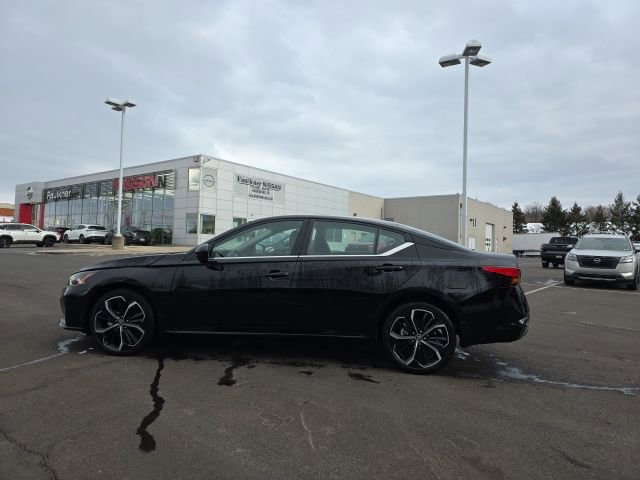 Certified 2023 Nissan Altima 2.5 SR image 8