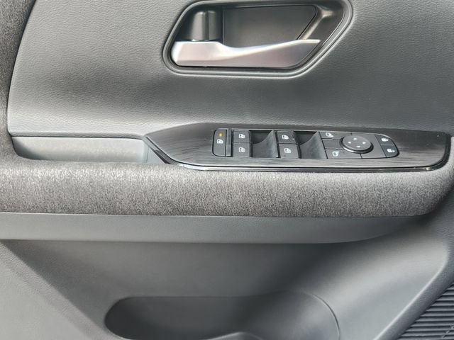 Used 2025 Nissan Kicks SV FWD image 20