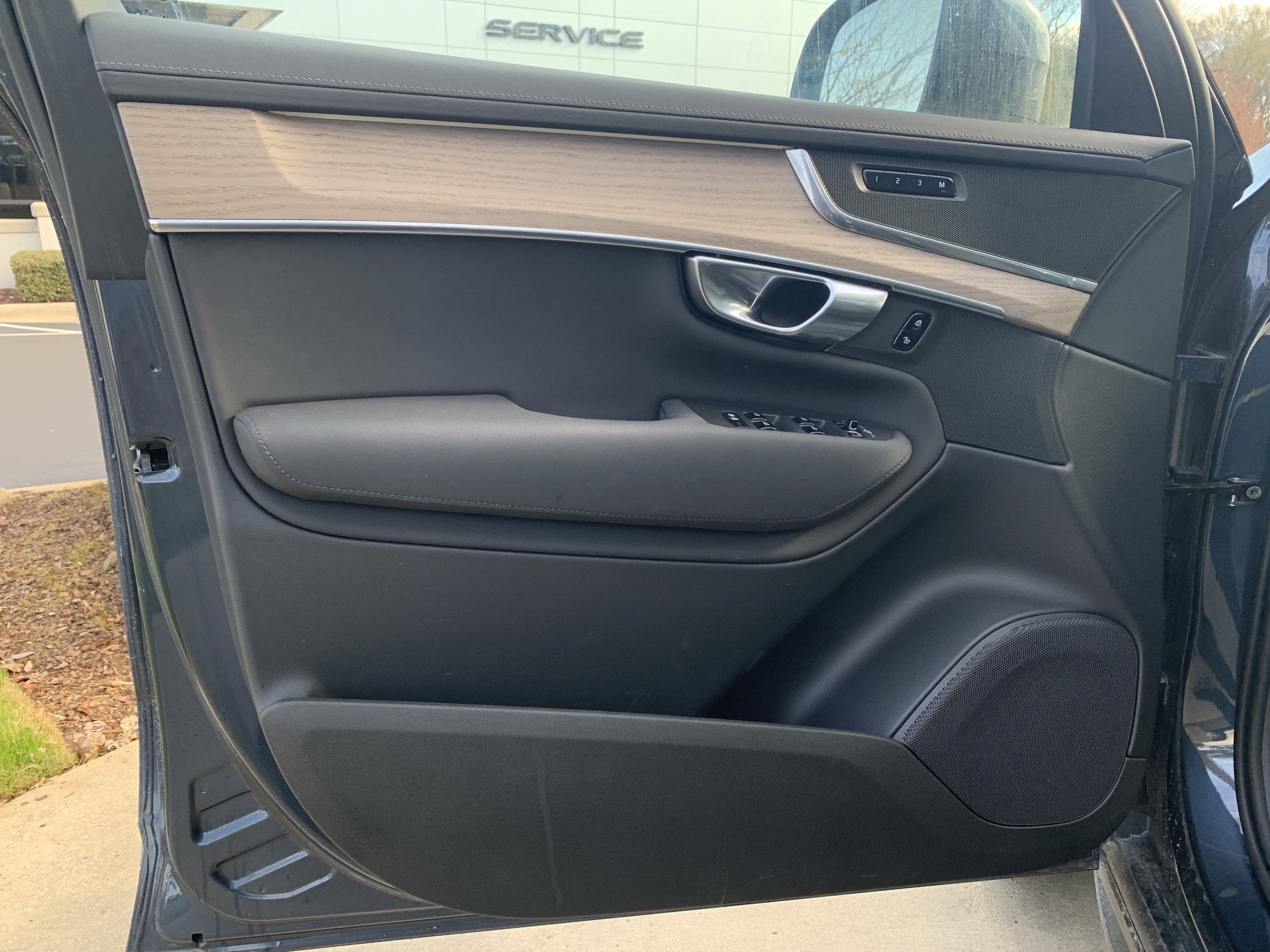 Used 2025 Volvo XC90 B6 Plus image 14