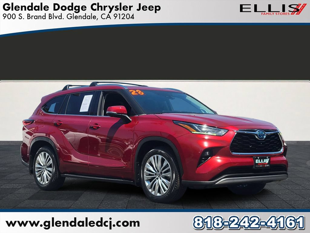 Used 2023 Toyota Highlander Platinum FWD image 1