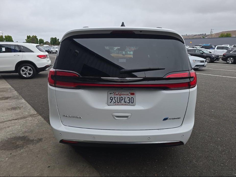 Used 2025 Chrysler Pacifica Pinnacle FWD image 5