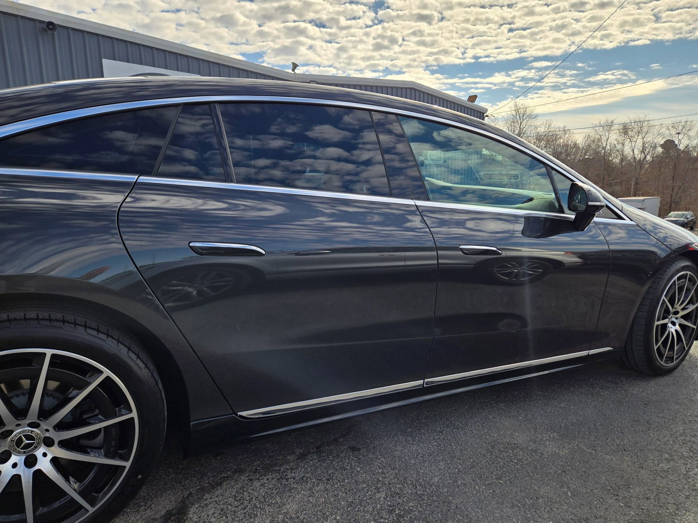 Used 2023 Mercedes-Benz EQS 580 4MATIC Sedan w/ Exclusive Trim Package image 12