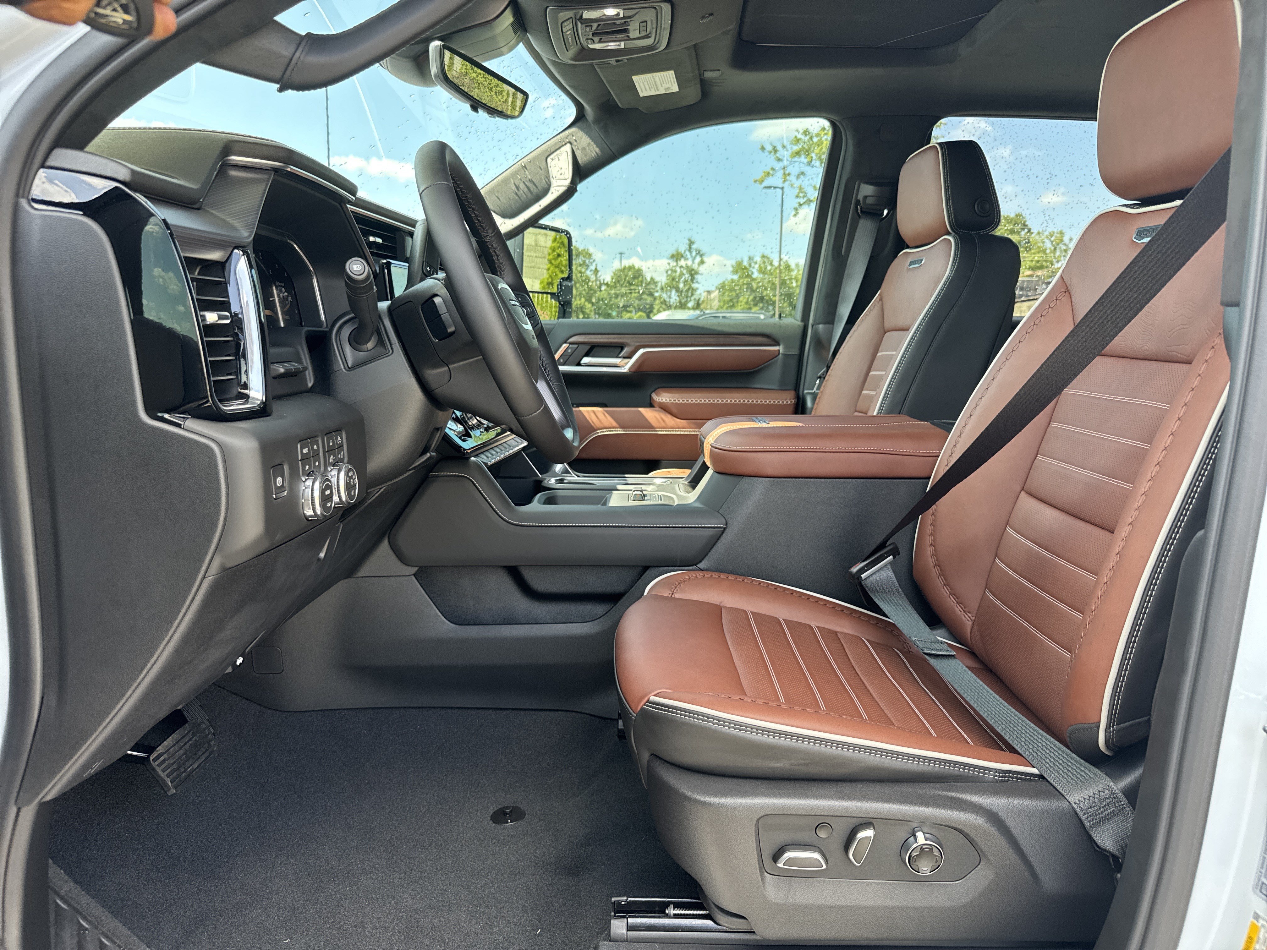 New 2026 GMC Sierra 2500 Denali Ultimate w/ LPO, Black Badging Package AWD/4WD image 17