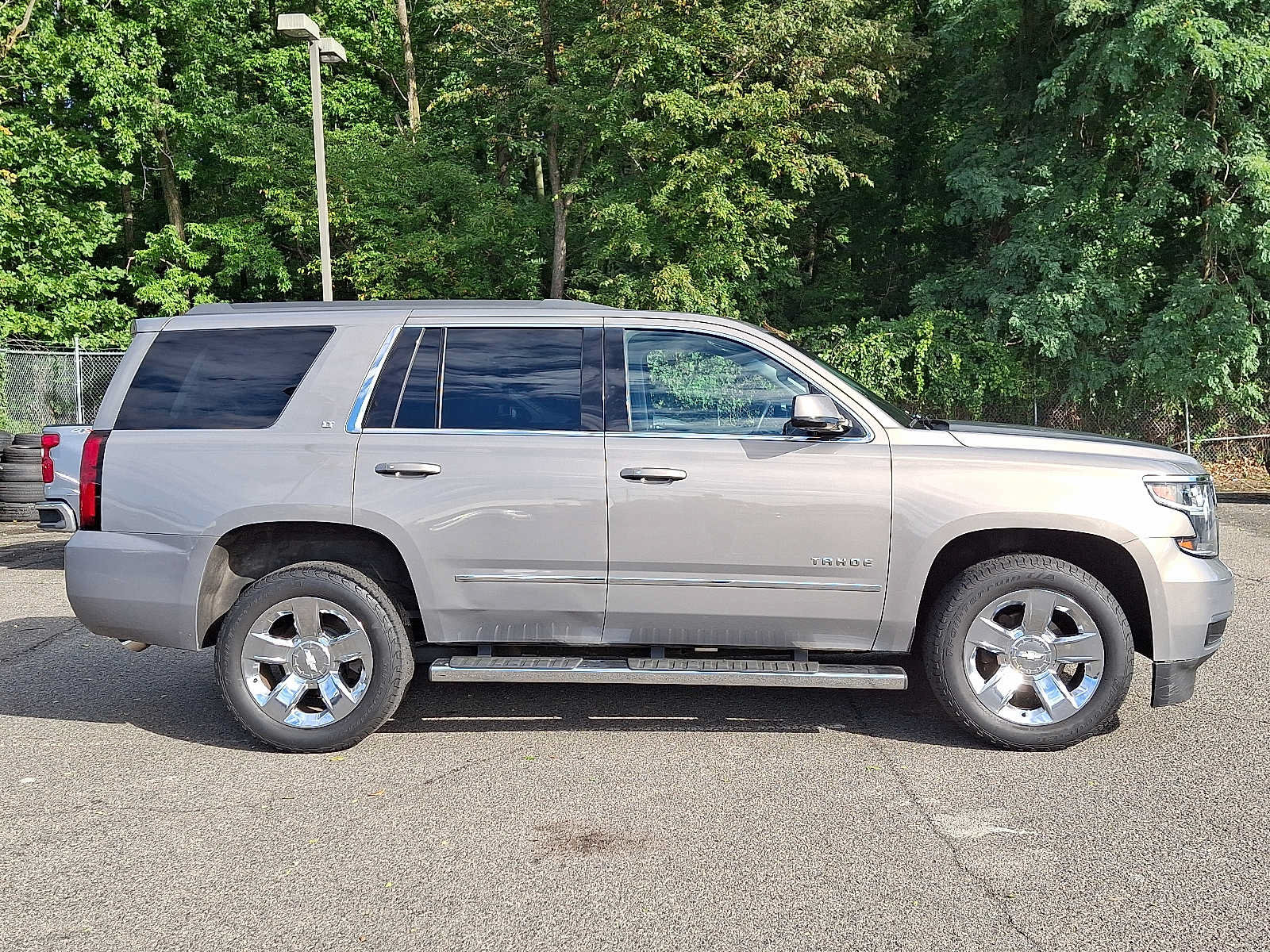 Used 2018 Chevrolet Tahoe LT w/ LT Signature Package AWD/4WD image 7