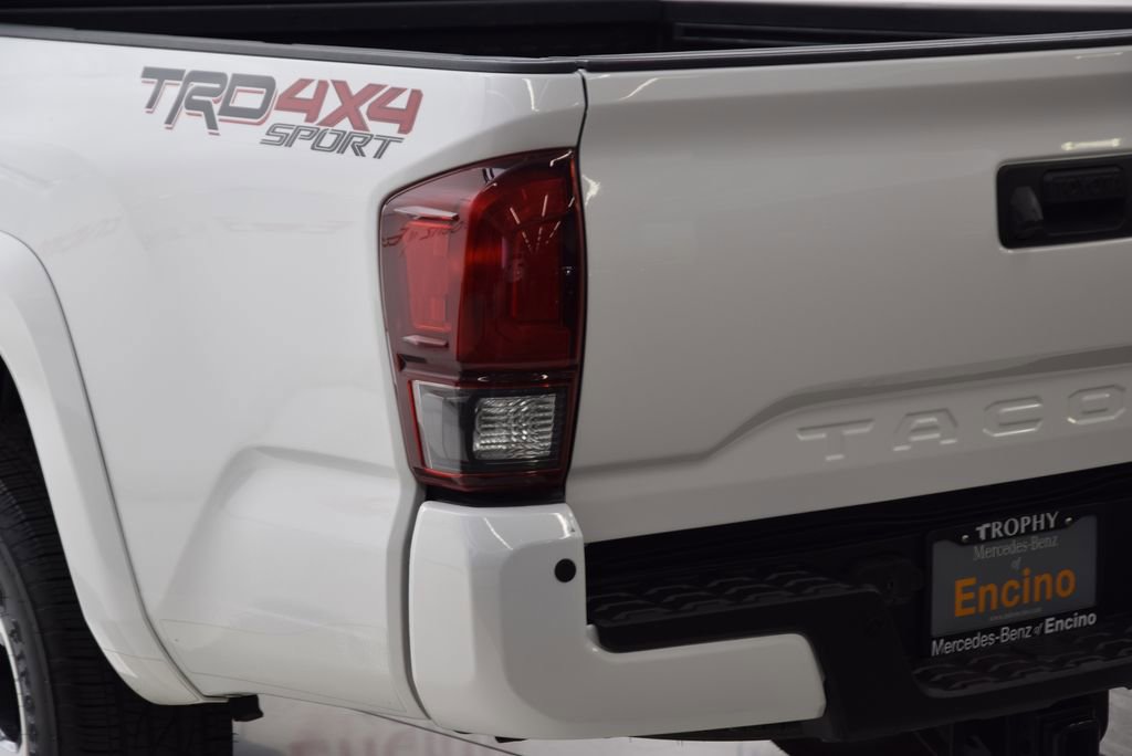 Used 2019 Toyota Tacoma TRD Sport w/ Technology Package AWD/4WD image 6