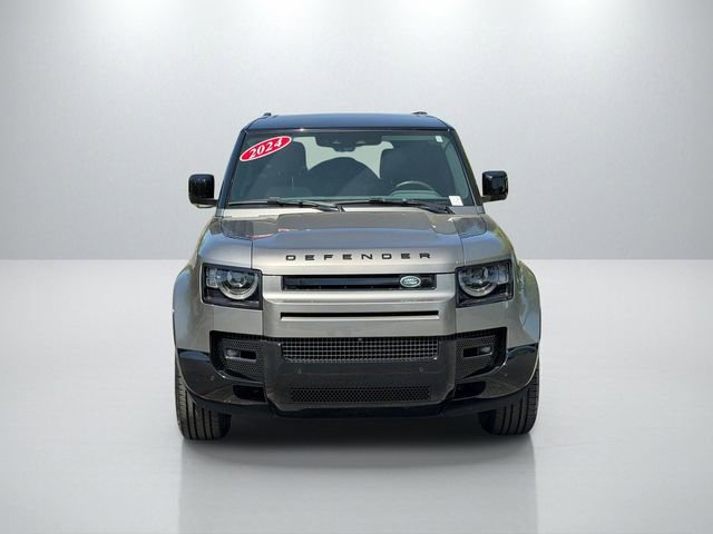 Used 2024 Land Rover Defender 110 X-Dynamic SE image 2