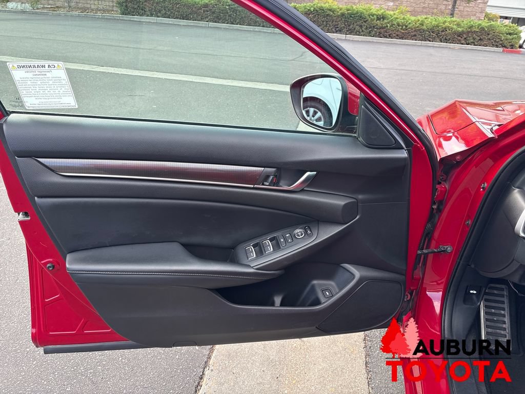 Used 2018 Honda Accord Sport image 9