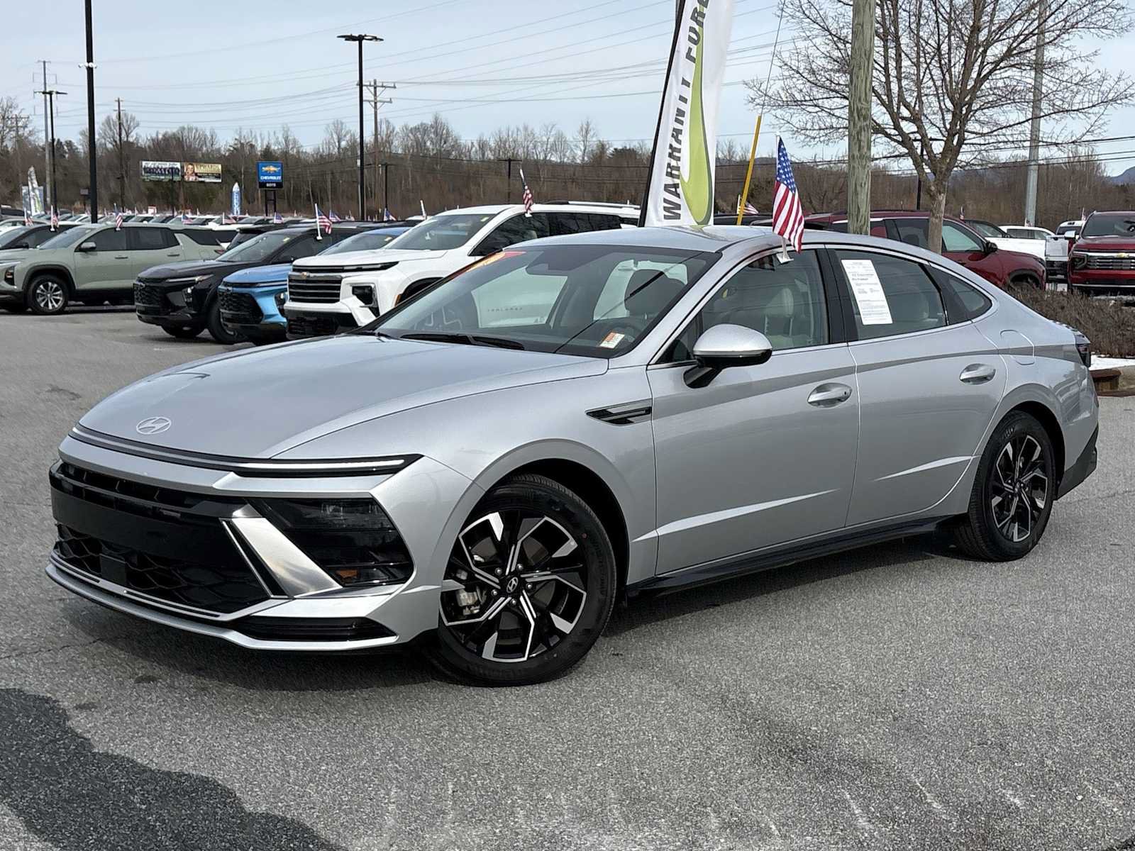 Used 2025 Hyundai Sonata SEL FWD image 2