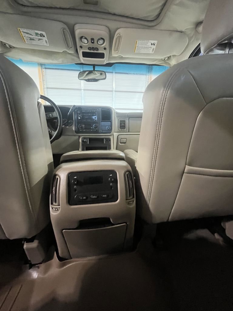 Used 2005 Chevrolet Avalanche Z71 w/ Sun And Sound Package AWD/4WD image 9