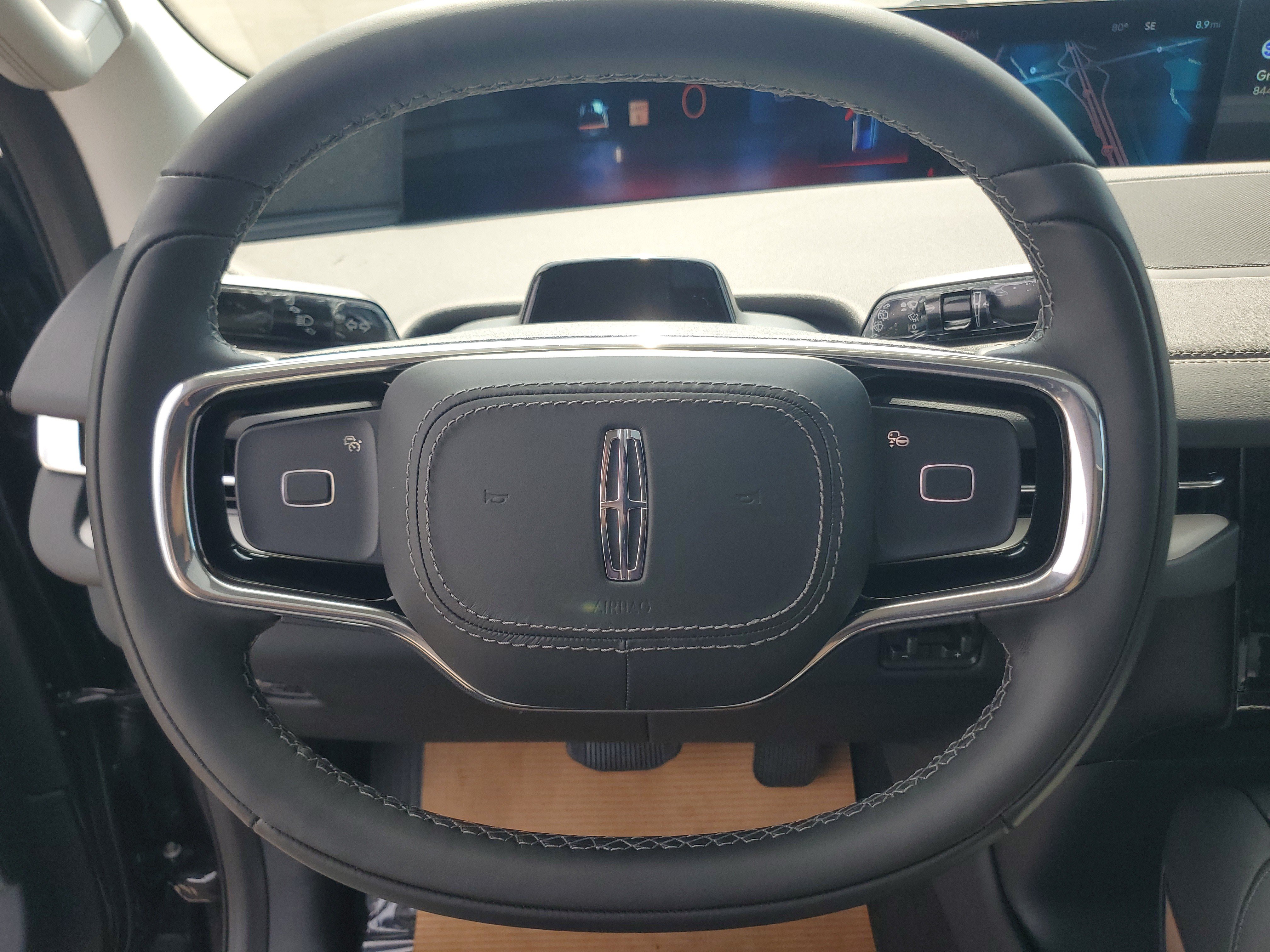 New 2027 Lincoln Navigator Reserve AWD/4WD image 16