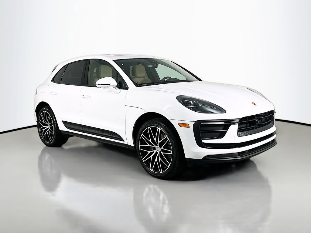 Used 2025 Porsche Macan image 7
