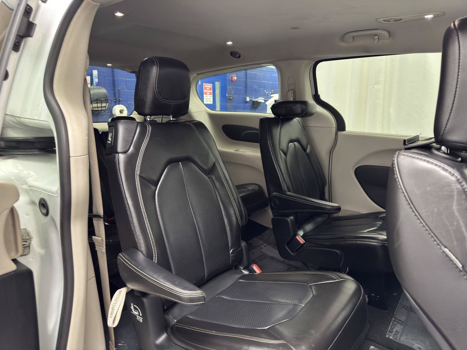 Used 2021 Chrysler Voyager Lxi FWD image 29