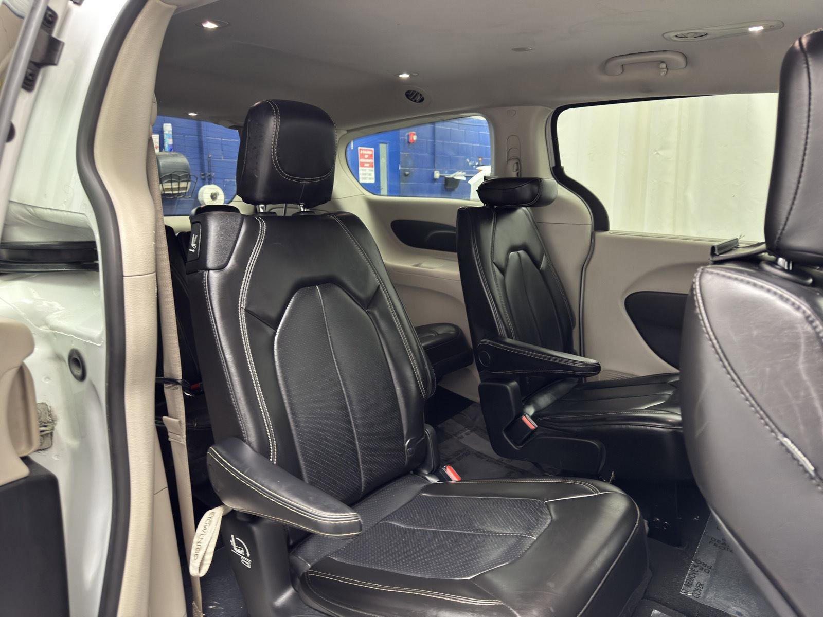 Used 2021 Chrysler Voyager Lxi image 29