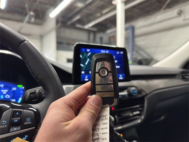 Used 2022 Ford Escape Titanium image 25