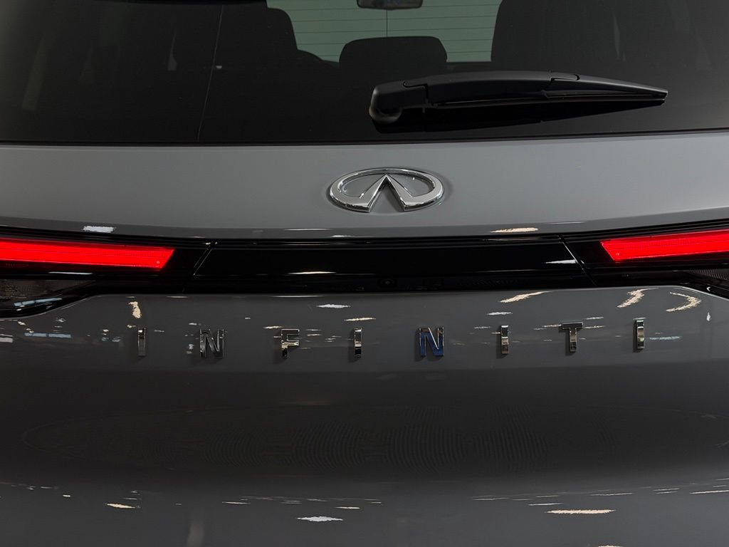 Used 2025 INFINITI QX60 Sensory w/ Vision Package AWD/4WD image 12