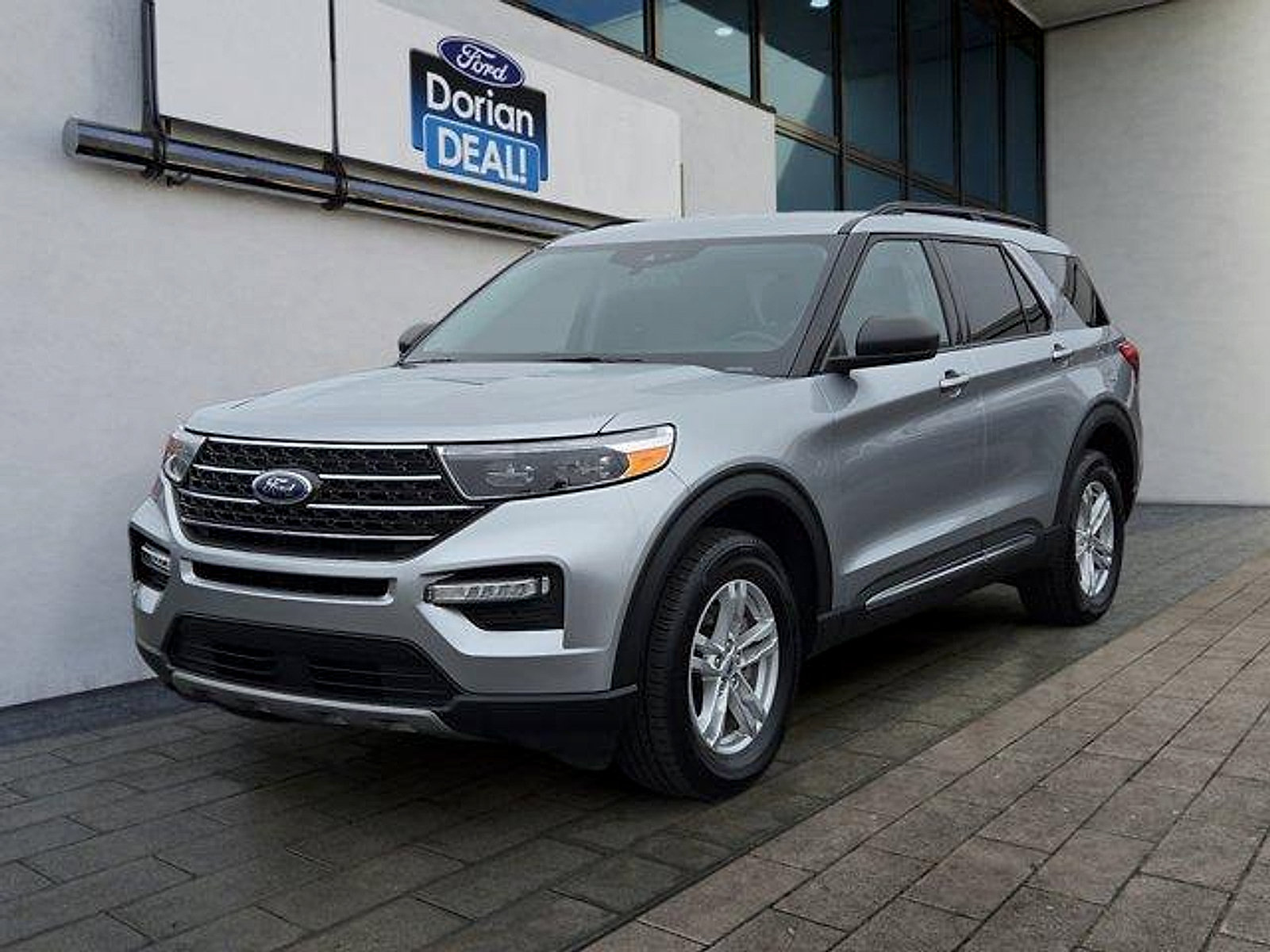 Certified 2023 Ford Explorer XLT w/ Equipment Group 202A AWD/4WD image 7