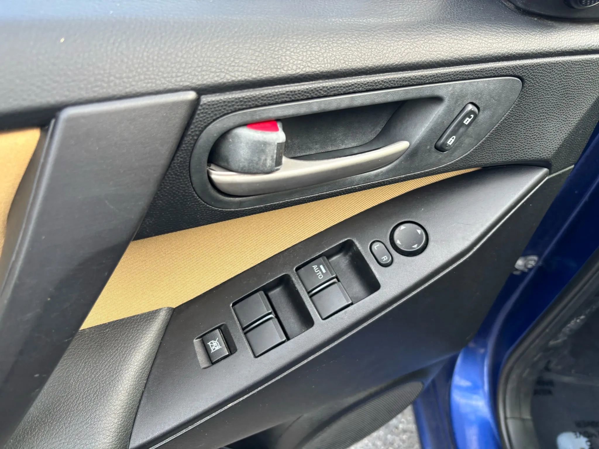 Used 2012 MAZDA MAZDA3 i Touring image 19