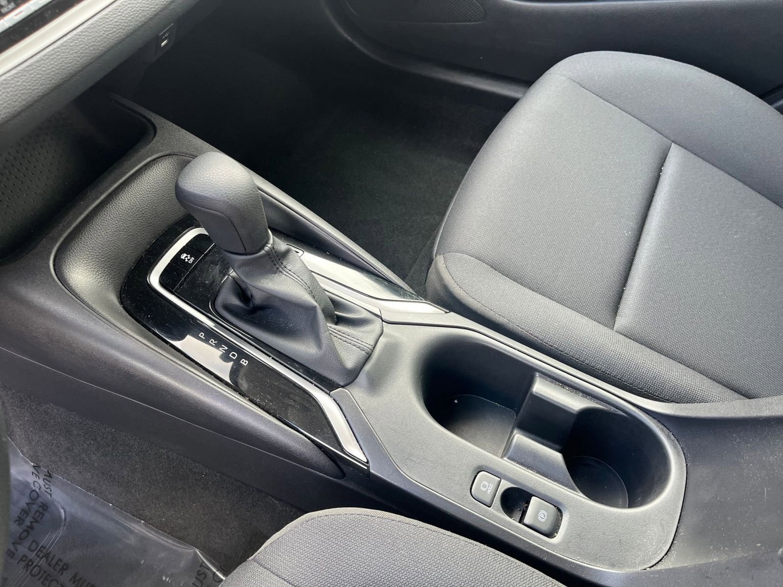 Used 2025 Toyota Corolla LE FWD image 39