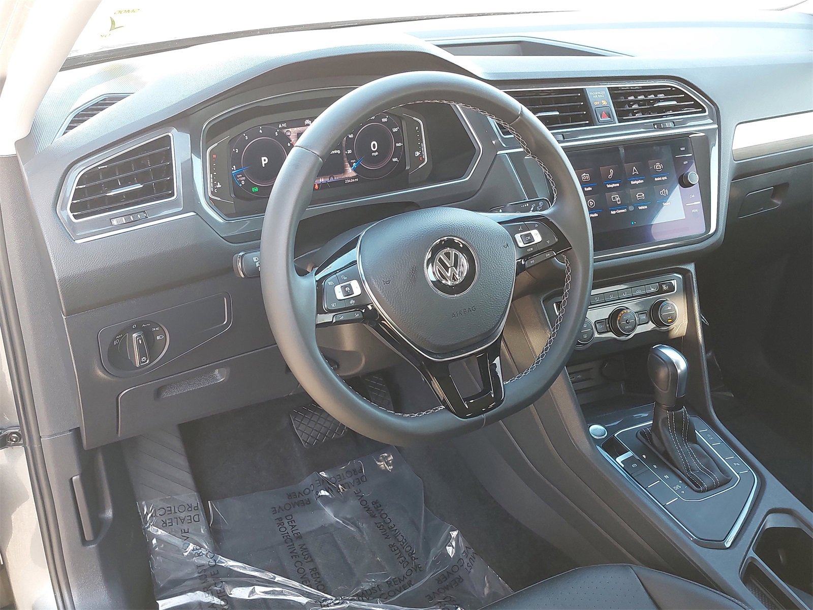 Used 2021 Volkswagen Tiguan SEL image 17