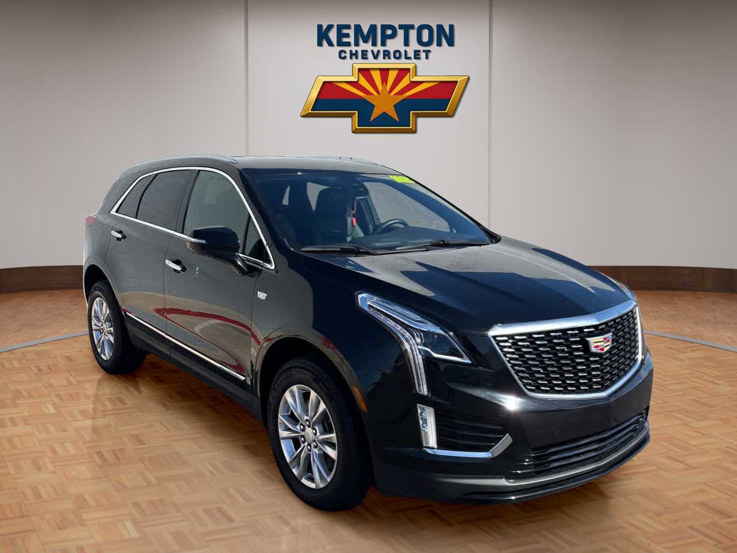 Used 2025 Cadillac XT5 Luxury w/ LPO, Premium Carpet Package image 8