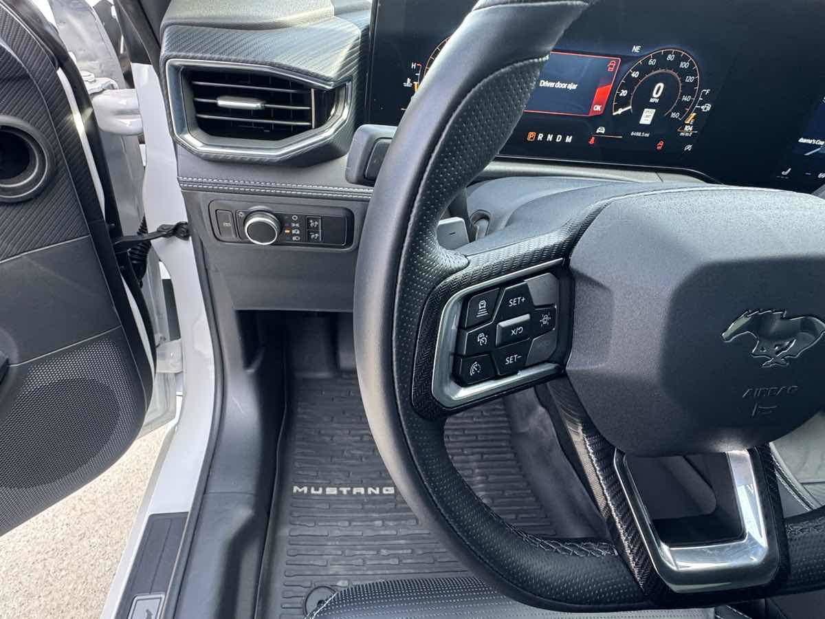 Used 2025 Ford Mustang GT Premium image 15