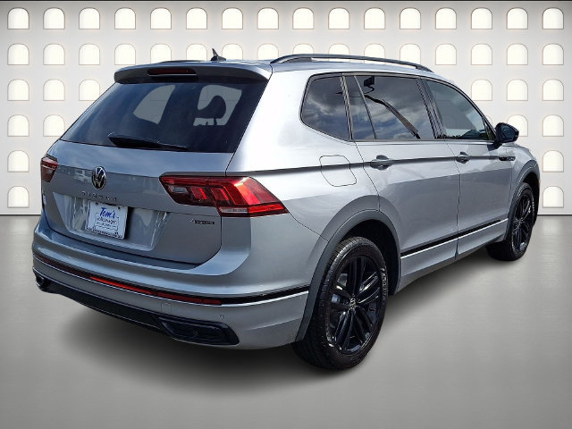 Used 2022 Volkswagen Tiguan SE R-Line AWD/4WD image 6