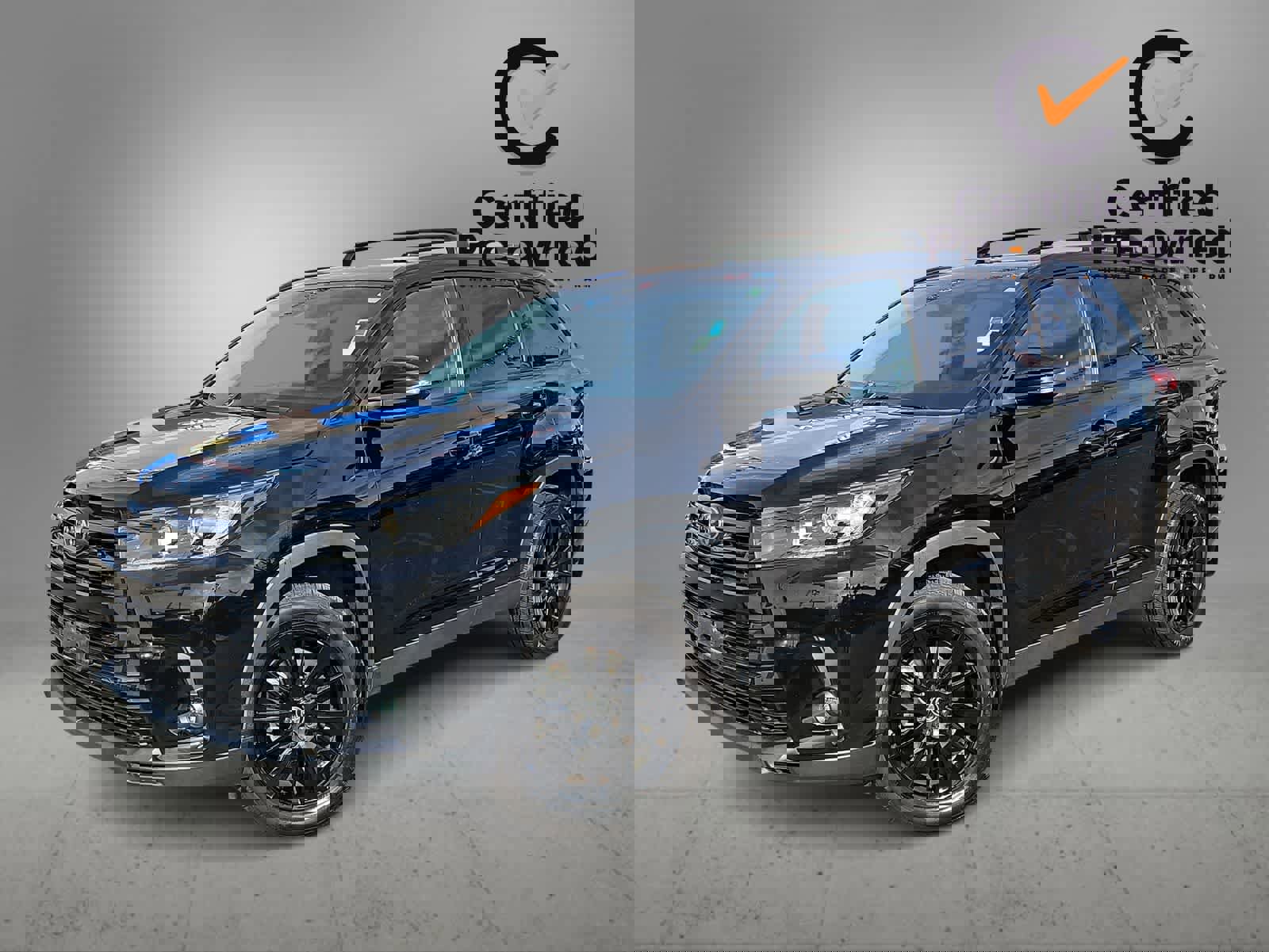 Used 2019 Toyota Highlander SE w/ Nightshade Edition