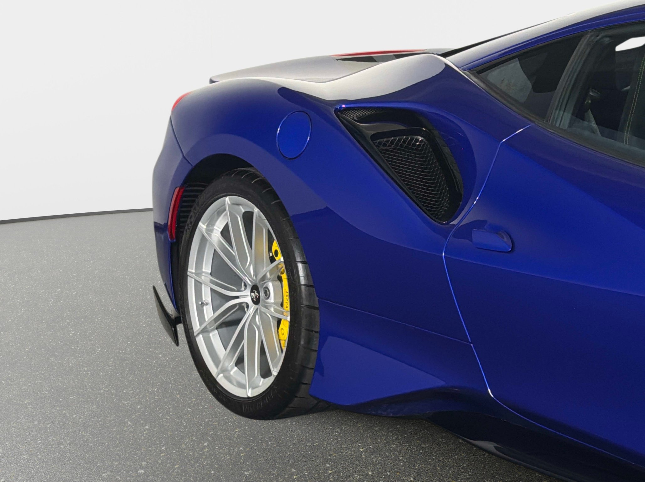Used 2020 Ferrari 488 Pista Coupe RWD image 24