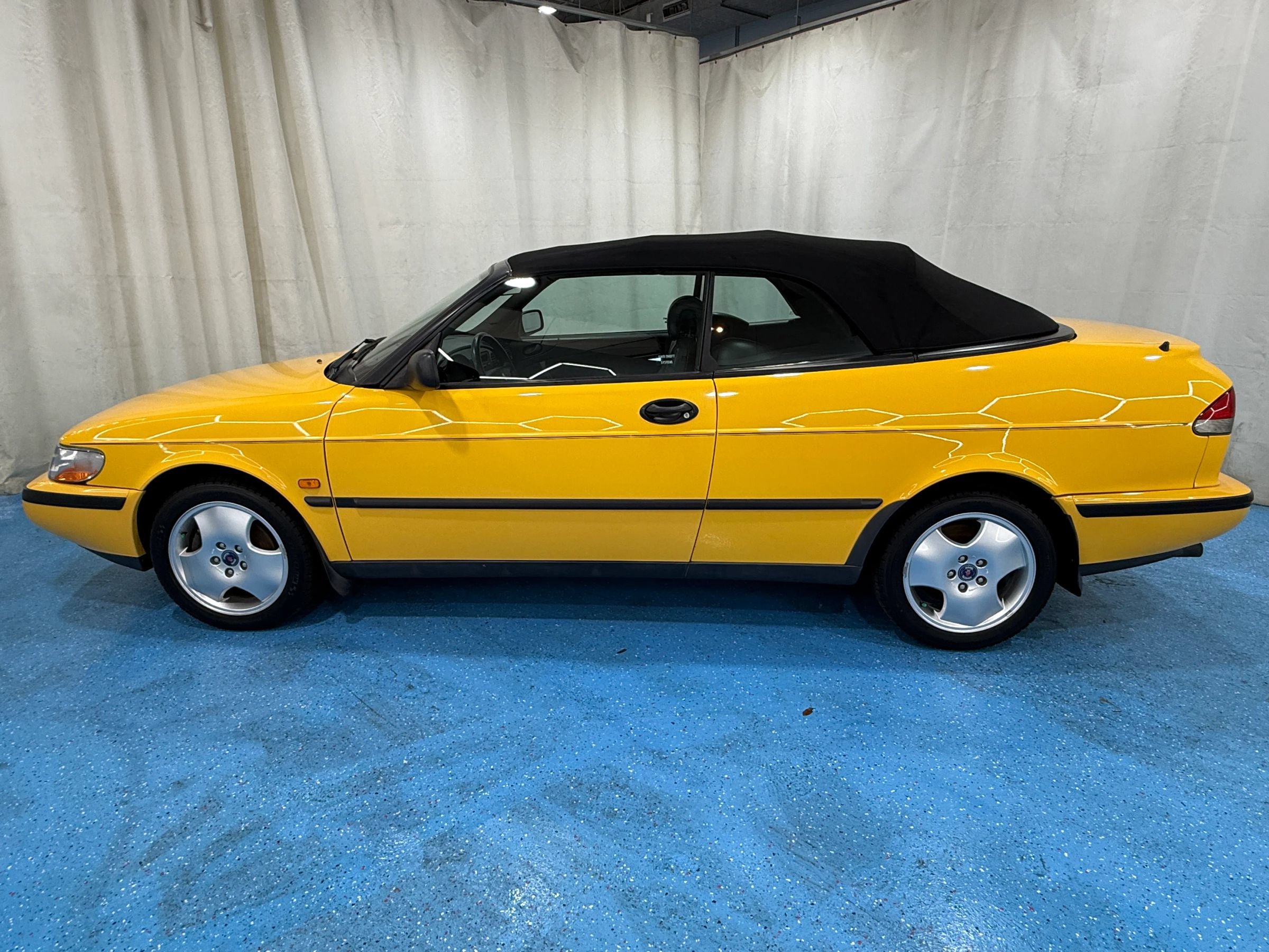 Used 1998 Saab 900 SE Turbo FWD image 4