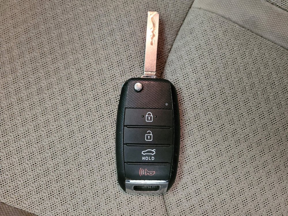 Used 2016 Kia Optima LX image 32