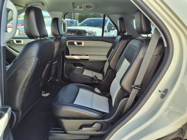 Used 2022 Ford Explorer XLT w/ Equipment Group 202A RWD image 19